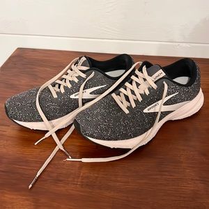 Brooks Launch 7 running shoes size 8